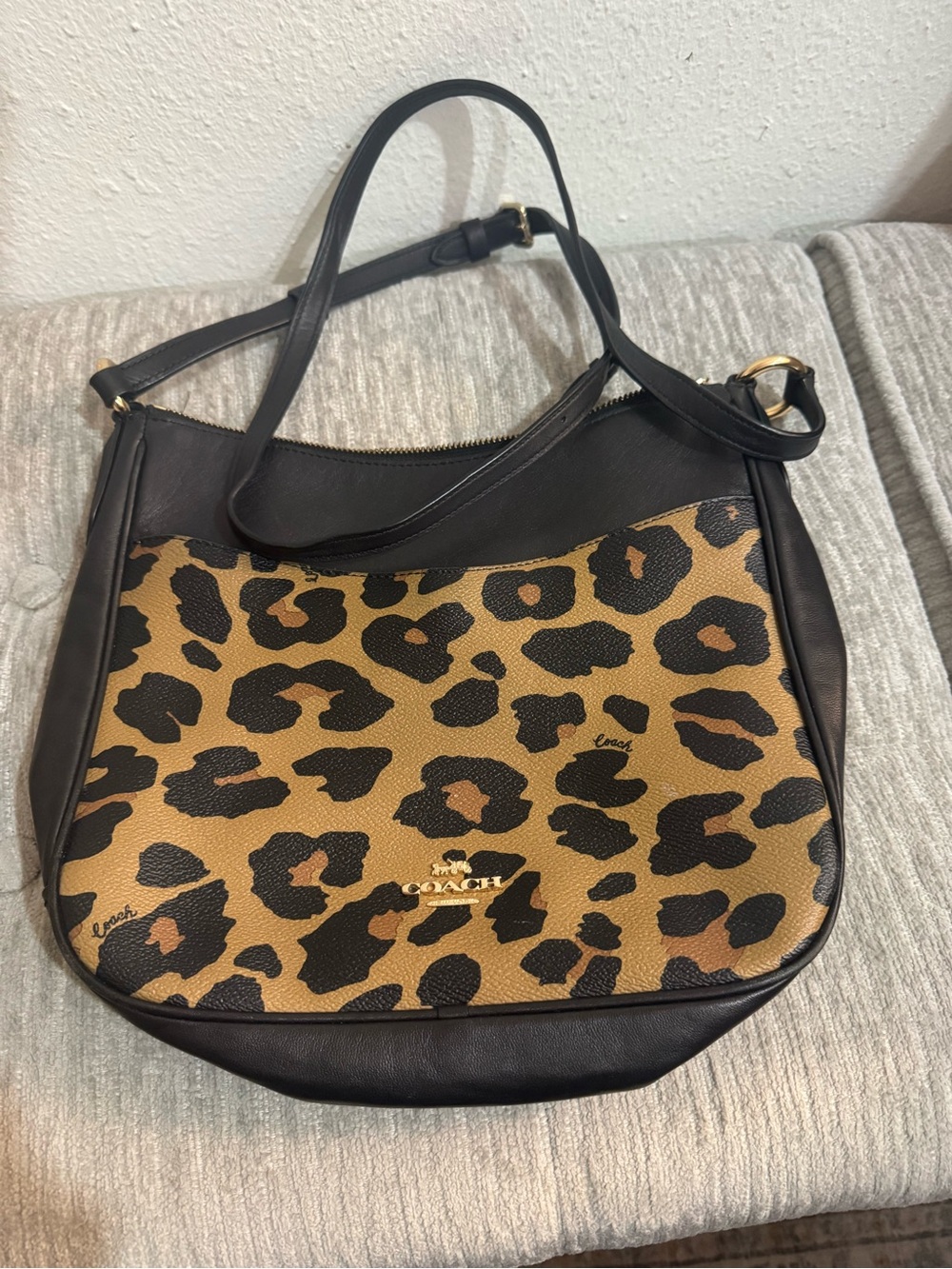 Coach

LEOPARD PRINT CHAISE CROSSBODY